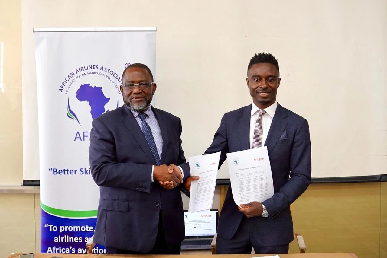 AFRAA and AfriSAF representatives formalising their sustainable aviation fuel partnership